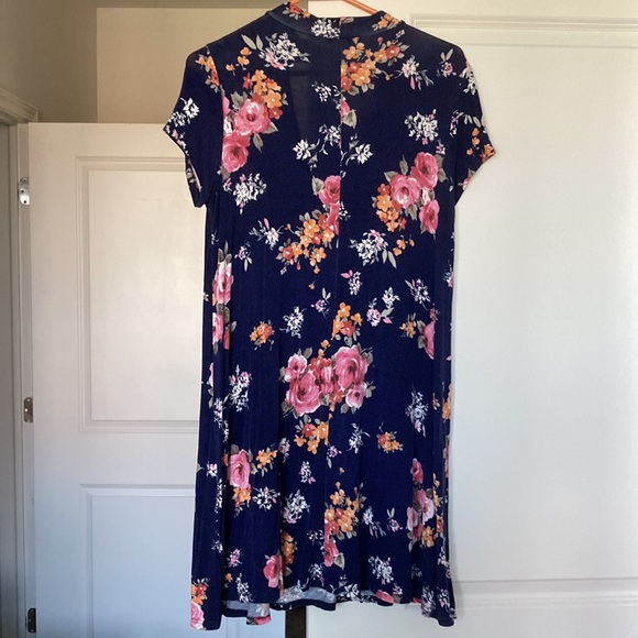 Floral Dress - Picture 2 of 6